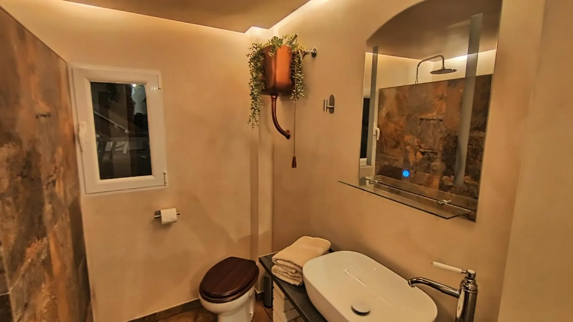 Paradise Island House Ronda 0*,  Spain